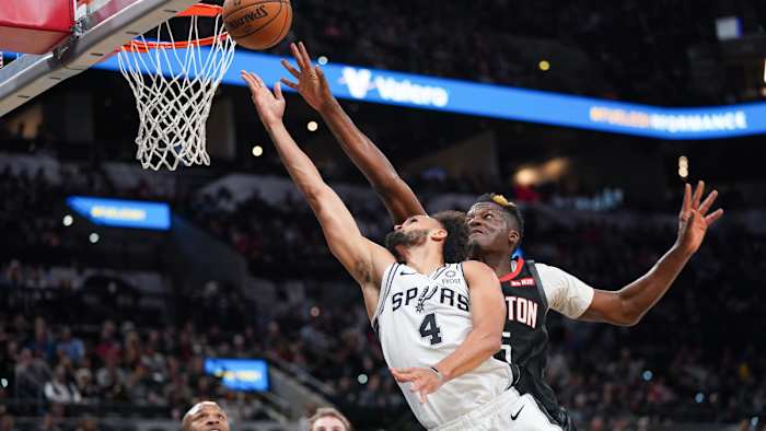 clint-capela-rockets-spurs